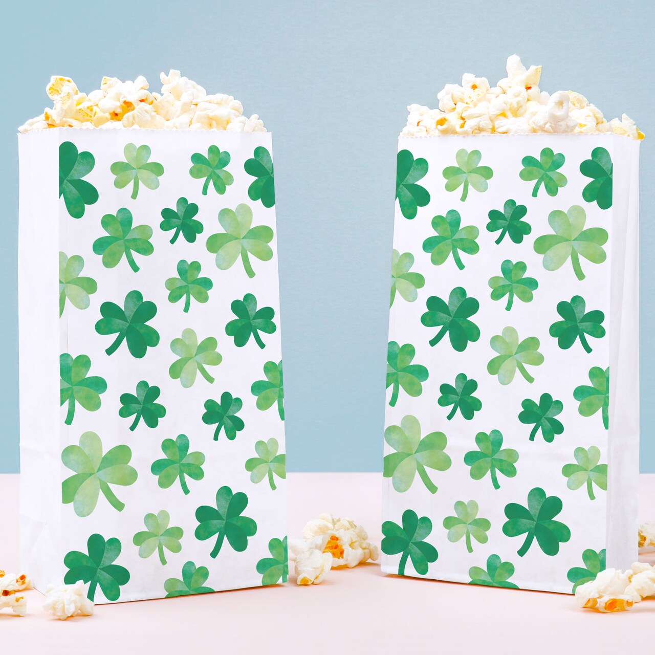 Big Dot of Happiness Shamrock St. Patrick’s Day Popcorn Bags, Green Saint Paddy’s Day Favor Snack, Free-Standing Individual White Paper Bags - 25 Ct